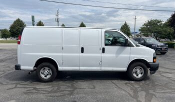 2020 Chevrolet Express 2500 Cargo full