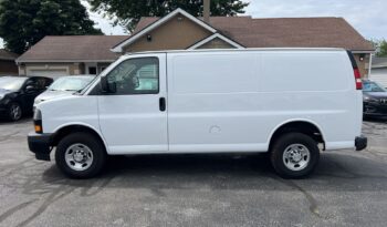 2020 Chevrolet Express 2500 Cargo full