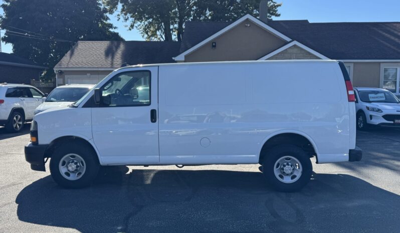 2019 Chevrolet Express 2500 Cargo full