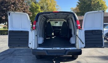 2019 Chevrolet Express 2500 Cargo full