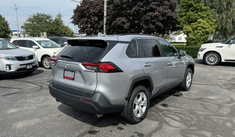 2019 Toyota RAV4 LE full