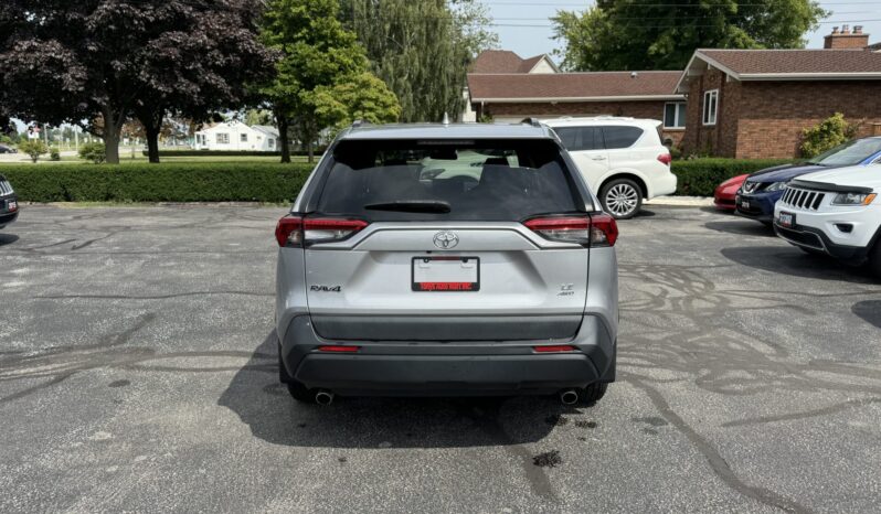 2019 Toyota RAV4 LE full