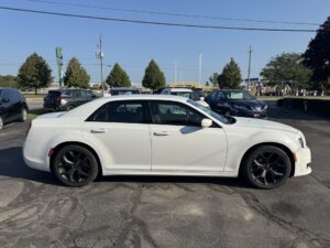 2022 Chrysler 300 Touring L *NIGHT PACKAGE*