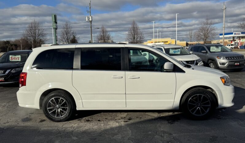 2017 Dodge Grand Caravan SXT full