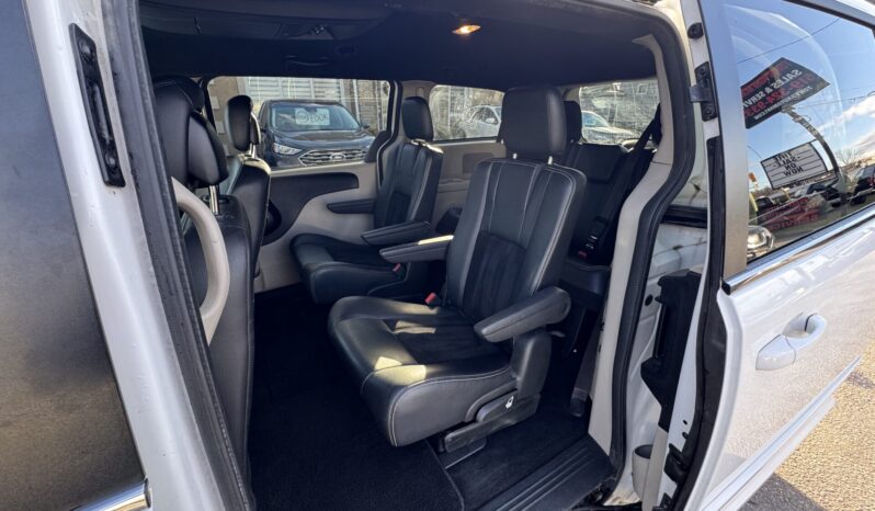 2017 Dodge Grand Caravan SXT full