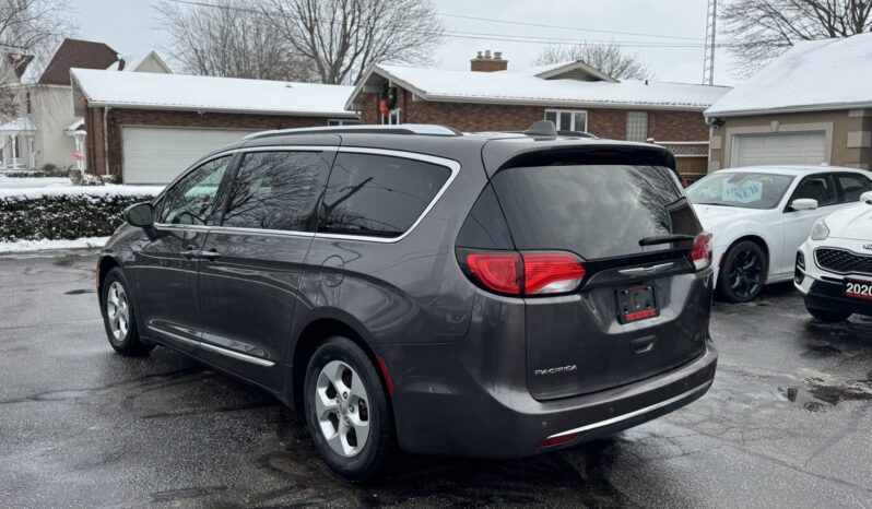 2017 Chrysler Pacifica Touring-L Plus full