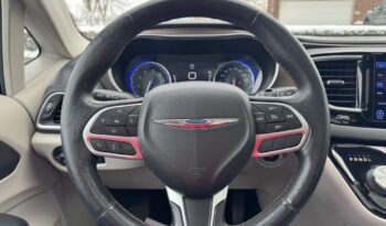 2017 Chrysler Pacifica Touring-L Plus full