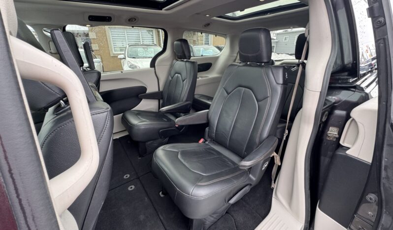 2017 Chrysler Pacifica Touring-L Plus full