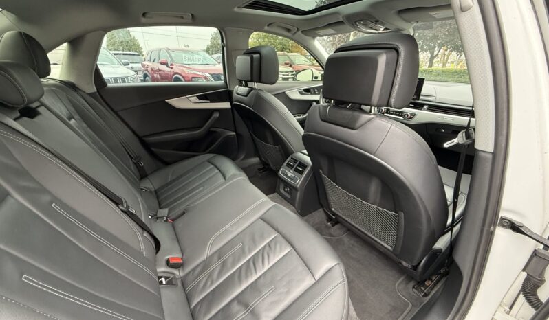 2023 Audi A4 Komfort Quattro full