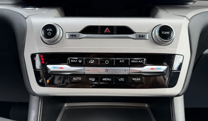 2024 Ford Explorer XLT full