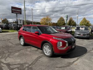 2024 Mitsubishi Outlander ES