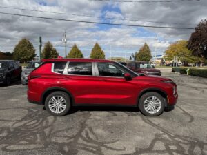 2024 Mitsubishi Outlander ES