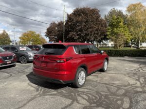 2024 Mitsubishi Outlander ES