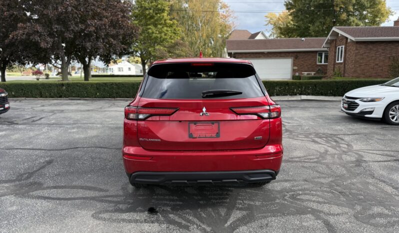 2024 Mitsubishi Outlander ES full