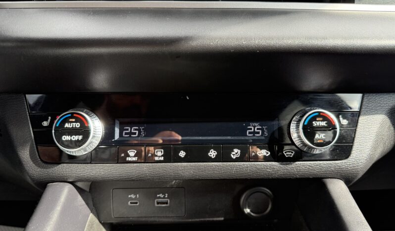 2024 Mitsubishi Outlander ES full