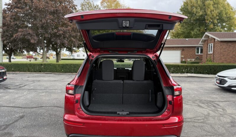 2024 Mitsubishi Outlander ES full