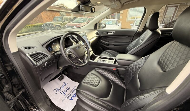 2023 Ford Edge Titanium full