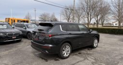 2025 Mitsubishi Outlander ES