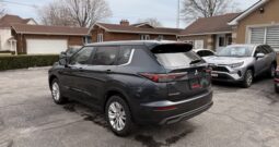 2025 Mitsubishi Outlander ES