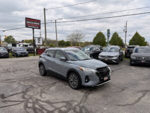 2024 Nissan Kicks Play SV