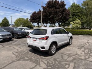 2024 Mitsubishi RVR ES