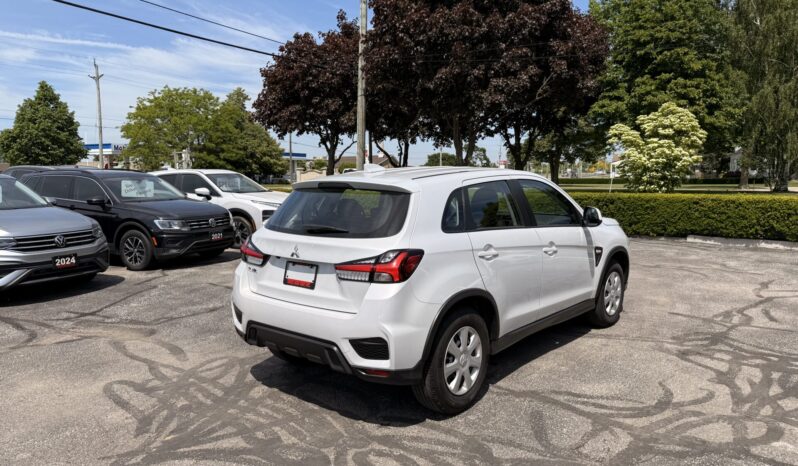2024 Mitsubishi RVR ES full