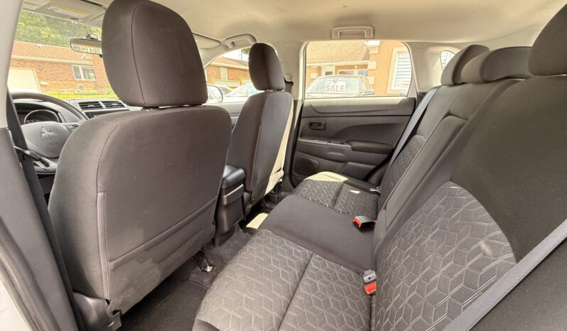 2024 Mitsubishi RVR ES full