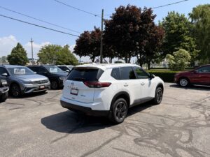 2024 Nissan Rogue SV Moonroof