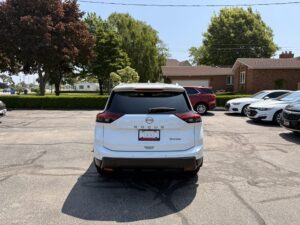 2024 Nissan Rogue SV Moonroof