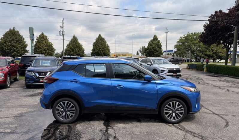 2025 Nissan Kicks Play SV full
