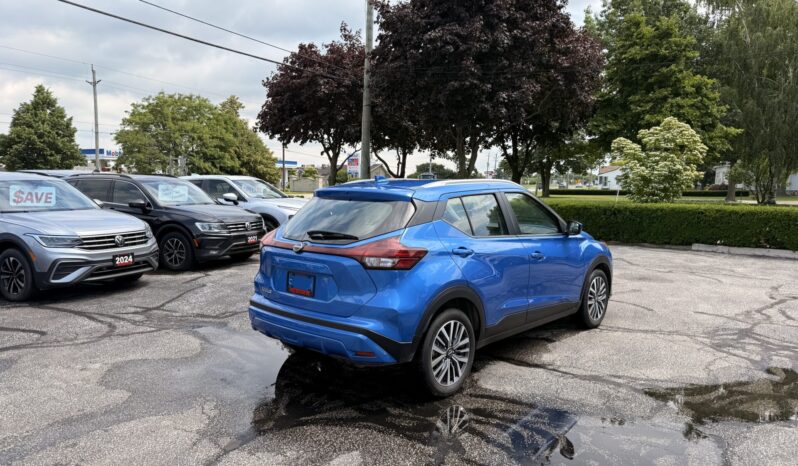 2025 Nissan Kicks Play SV full