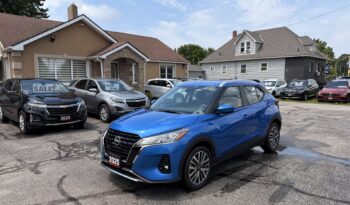 2025 Nissan Kicks Play SV full