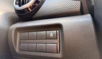 2025 Nissan Kicks Play SV full