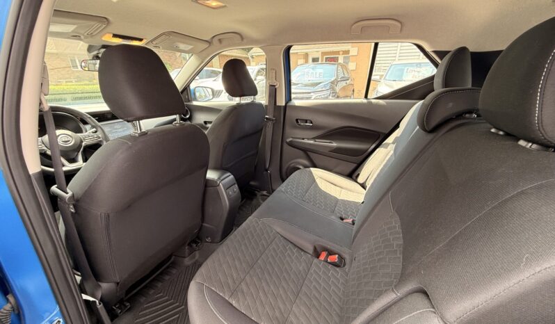 2025 Nissan Kicks Play SV full