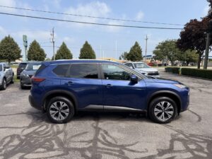 2023 Nissan Rogue SV Moonroof
