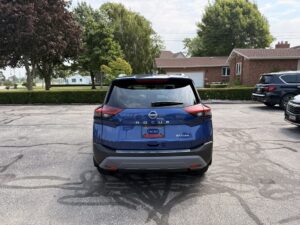 2023 Nissan Rogue SV Moonroof