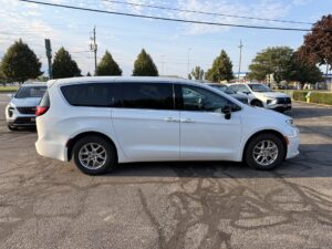 2024 Chrysler Pacifica Touring-L