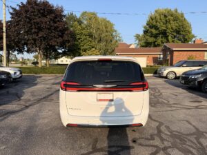 2024 Chrysler Pacifica Touring-L